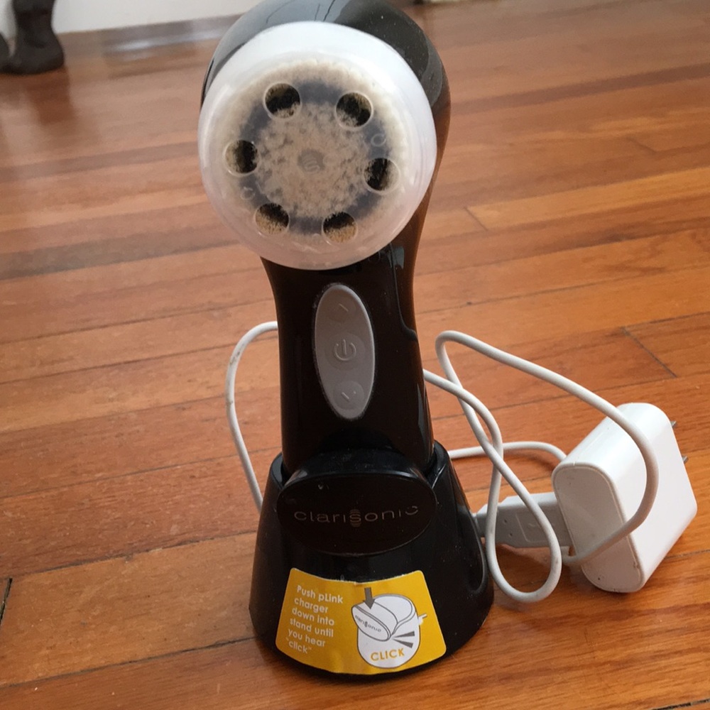 Clarisonic Aria Cleaning brush